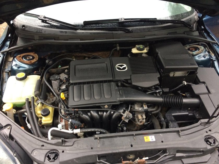 Mazda 3 2007 под капотом