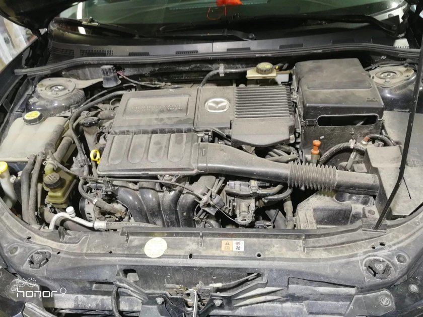 Mazda 3 2.0 BK подкапотная