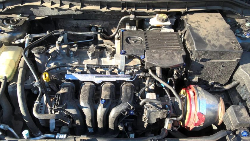 Мазда 3 БК 1.6 под капотом