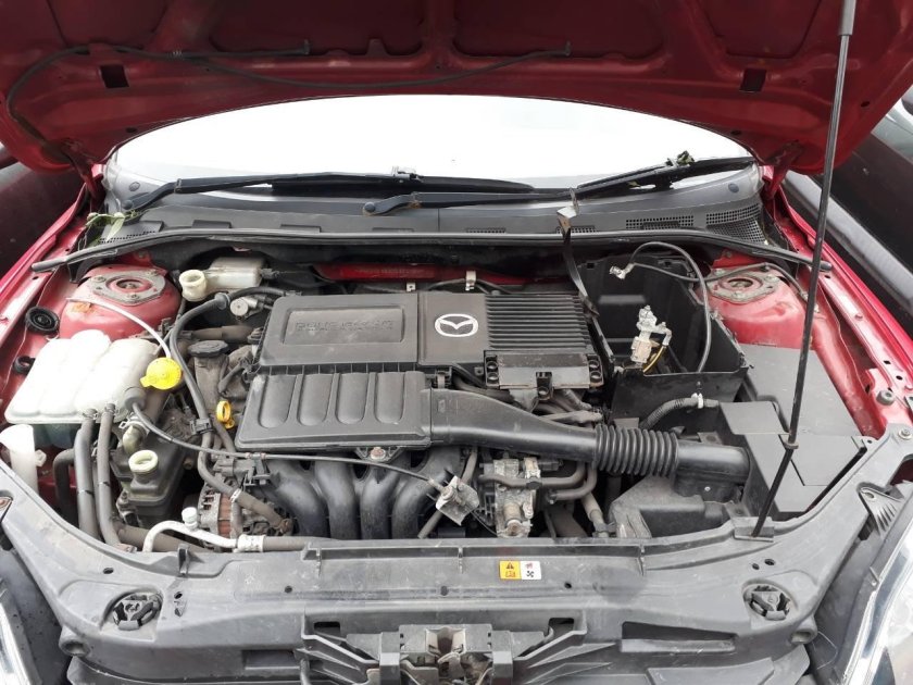 Мазда 3 BK 1.6 под капотом