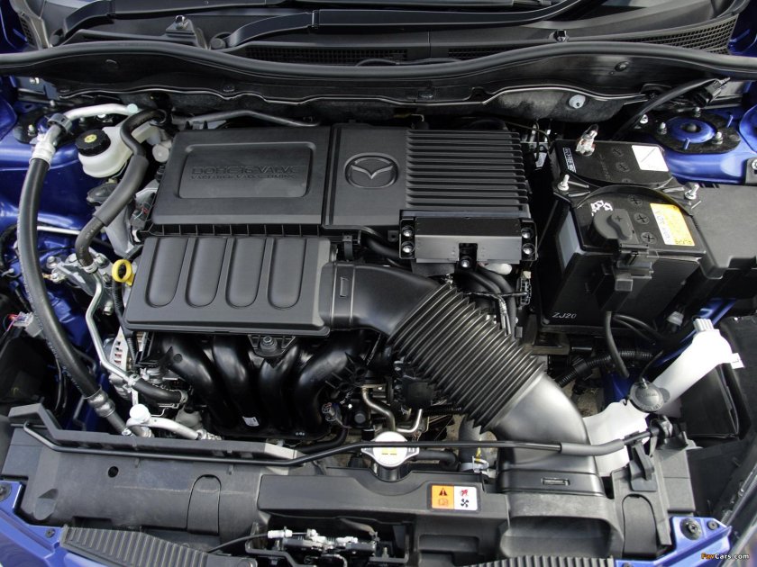 Mazda 3 2006 под капотом