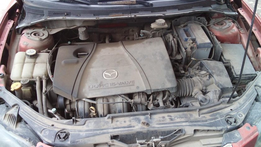 Моторный отсек Мазда 3