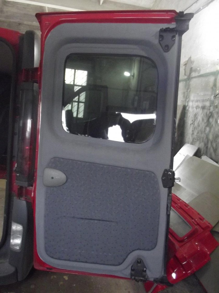 Обшивка салона Опель Виваро