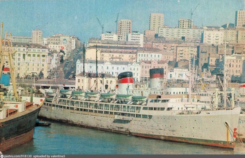 Теплоход Советский Союз Владивосток