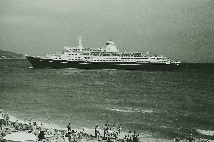 Теплоход Шота Руставели в Ялте