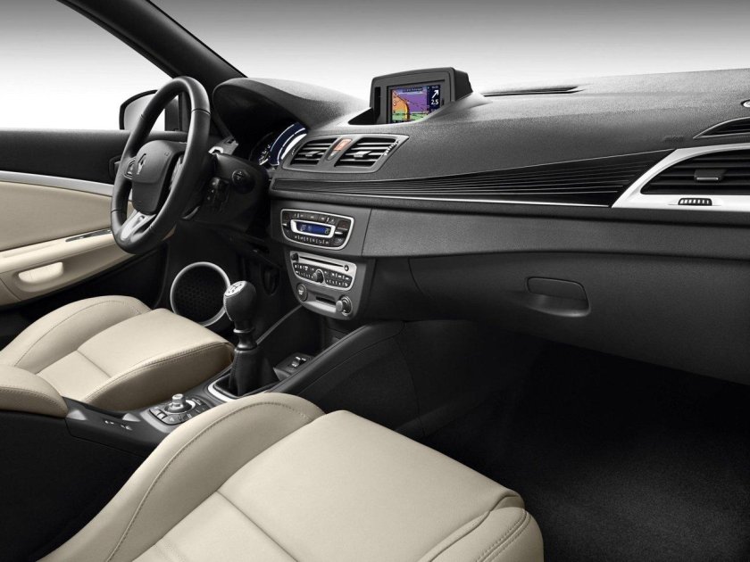 Рено Меган 3 купе салон