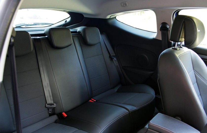 Рено Лагуна 2 салон сзади