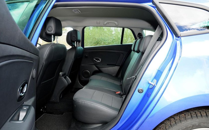 Рено Меган 2 хэтчбек салон