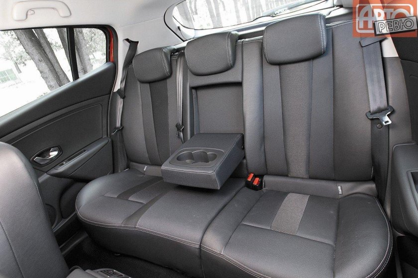 Рено Меган 2 задний ряд