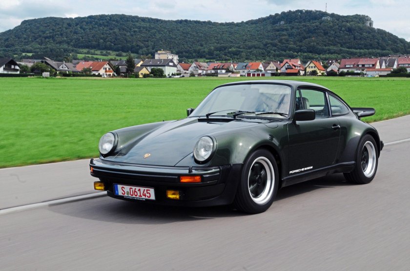 Porsche 911 Carrera 3.2