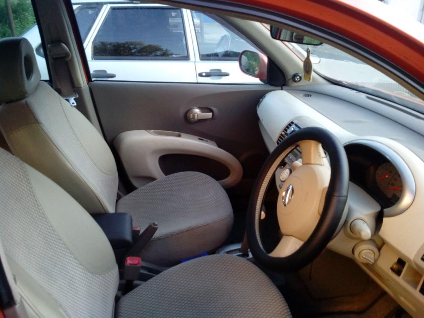Nissan March 2003 салон