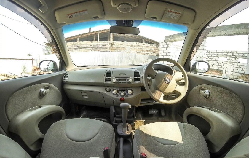 Nissan March 2002 салон