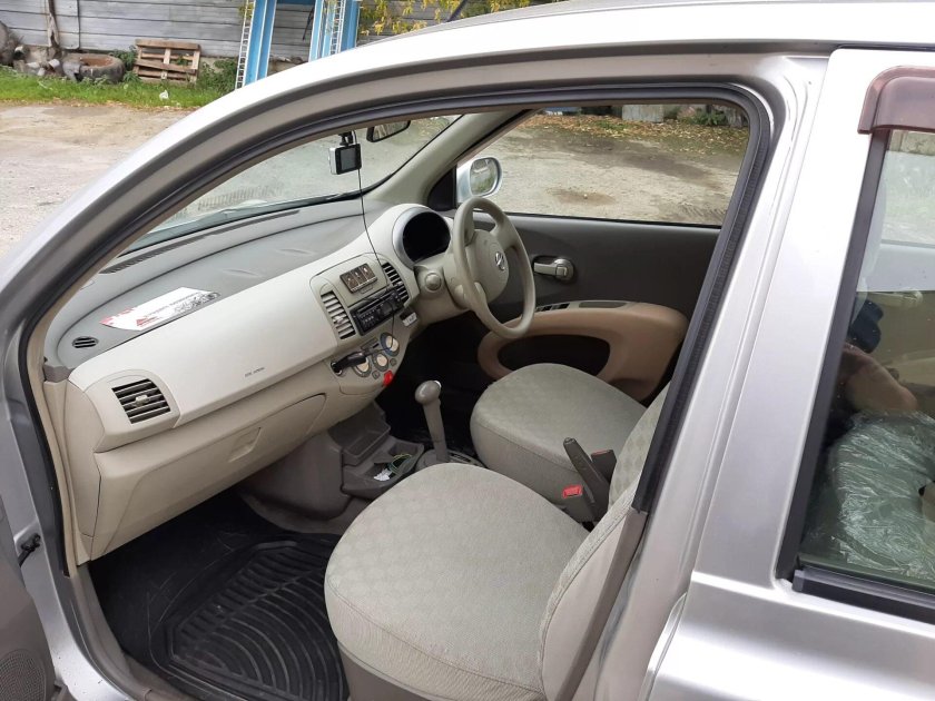 Nissan March 2003 салон