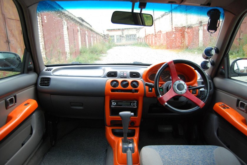 Nissan March k11 салон