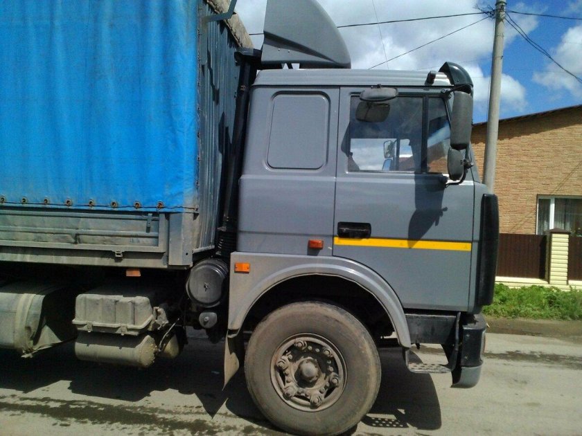 МАЗ 533603