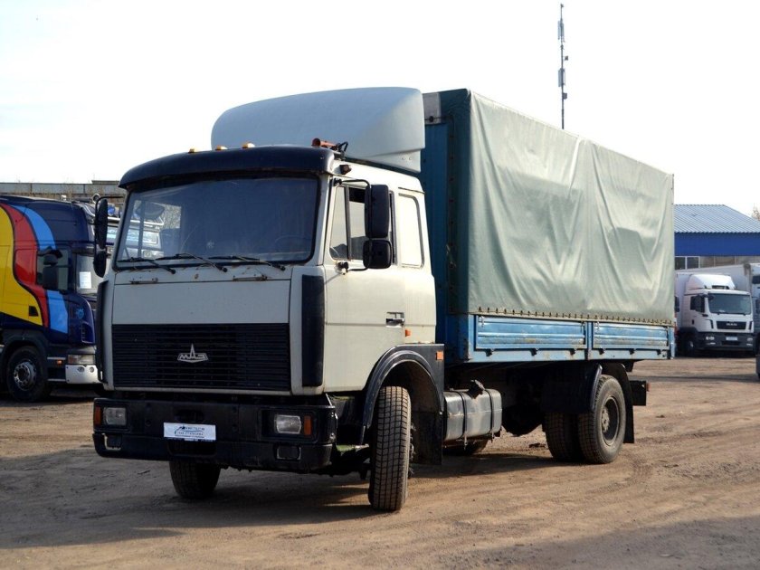 Бортовой грузовик МАЗ 5336