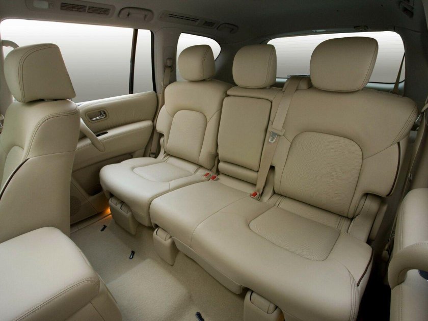 Nissan Patrol y62 2010