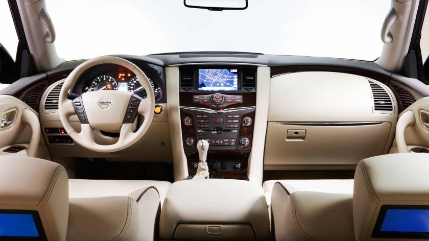 Ниссан Патрол 2010 салон