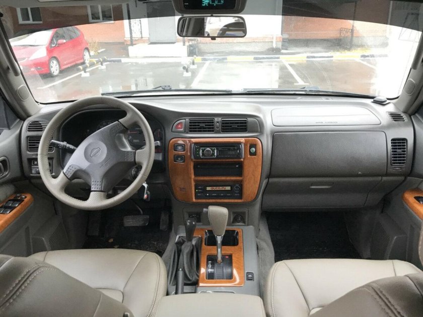 Nissan Patrol y61 салон
