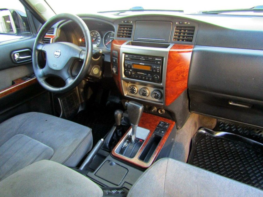 Nissan Patrol y61 салон