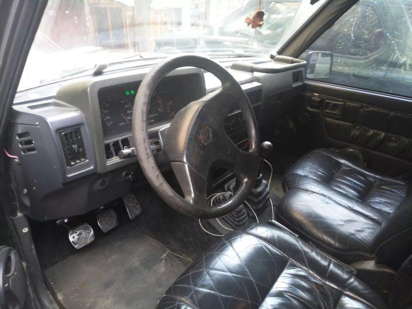 Nissan Patrol 1993 салон
