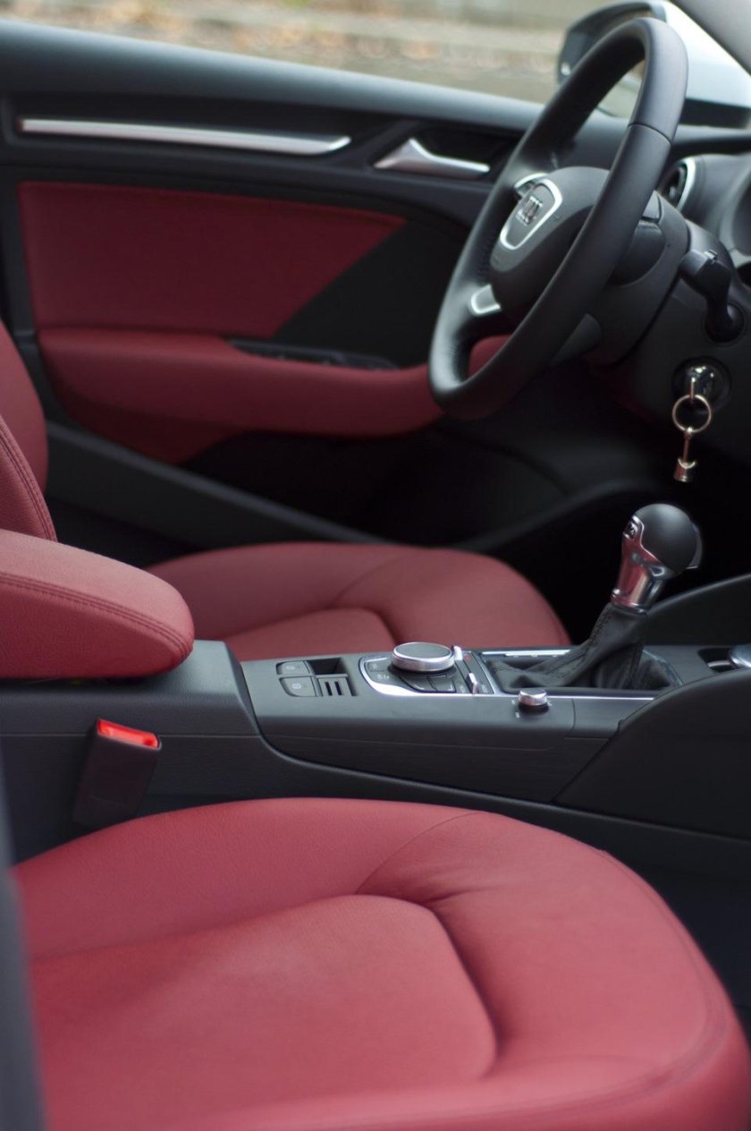 Ауди а4 2004г кабриолет красный салон