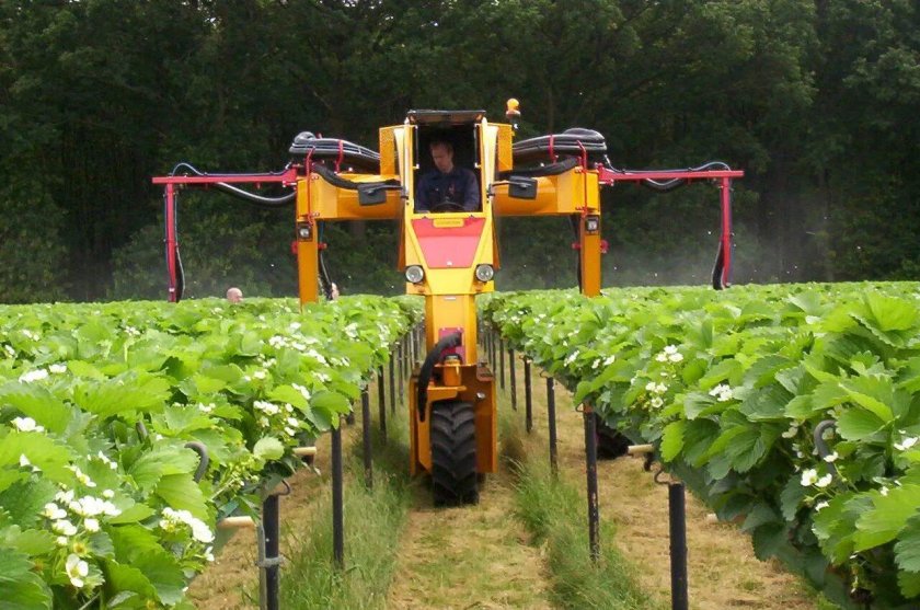 Высококлиренсный трактор Damcon