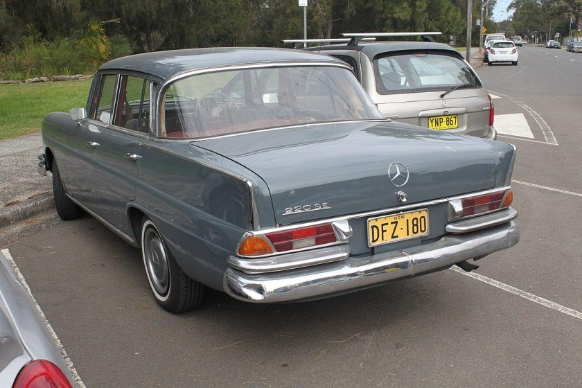 Mercedes Benz 220se (w111)