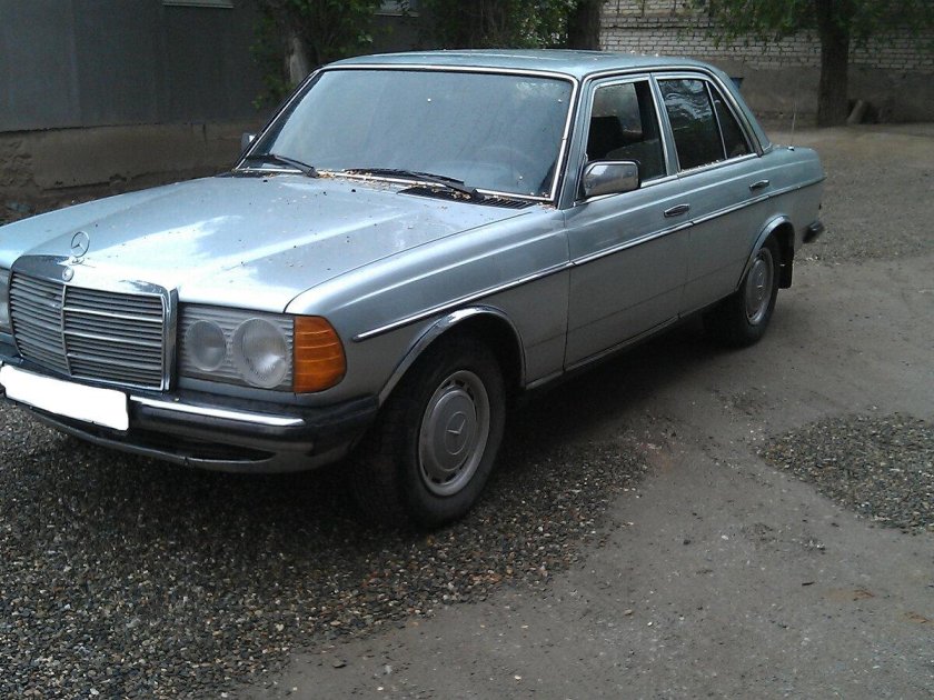 Mercedes-Benz w123 1984