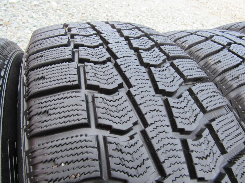 Шины липучки зимние Пирелли r27