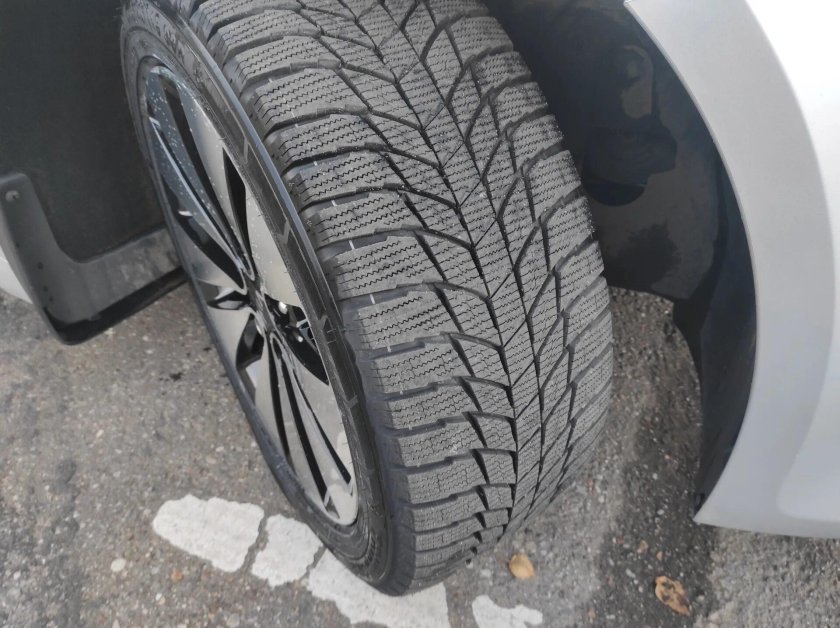 Triangle pl01 235/45 r18