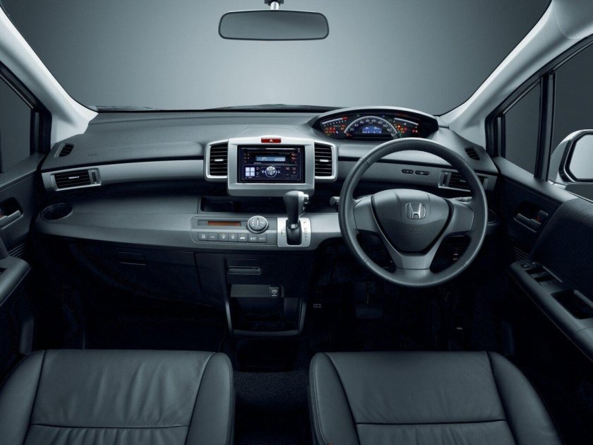 Хонда Фрид 1 поколение