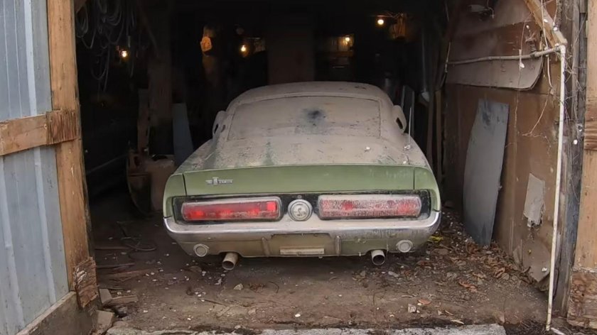 Брошенные машины в гаражах