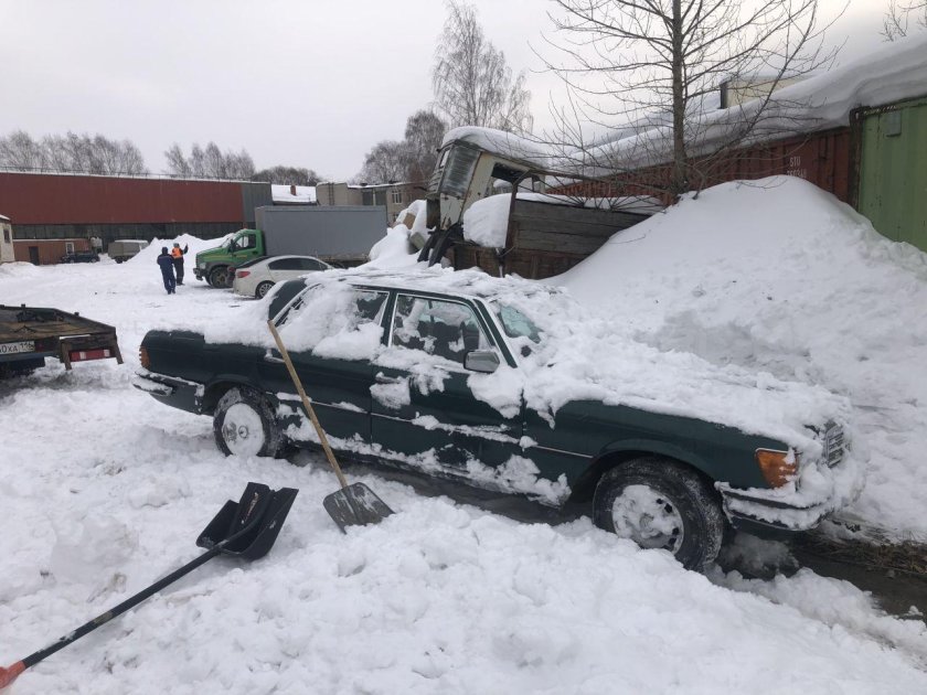 Машина долго стояла на улице