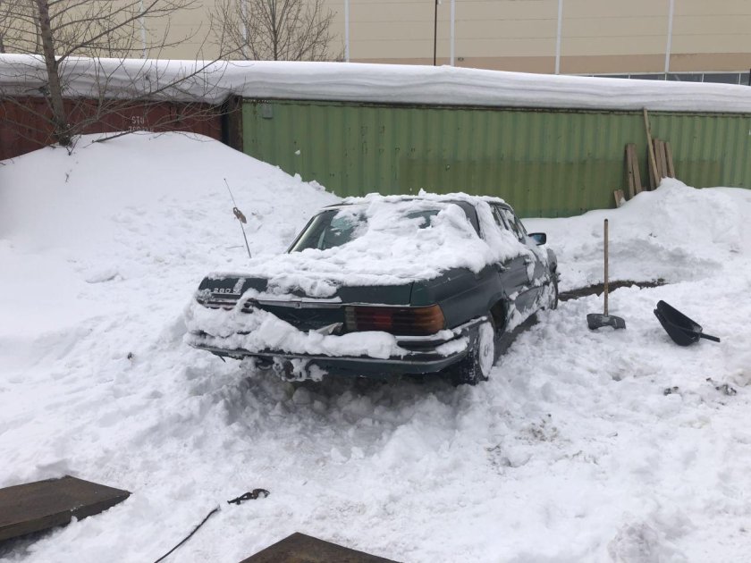 Машина долго стояла на улице