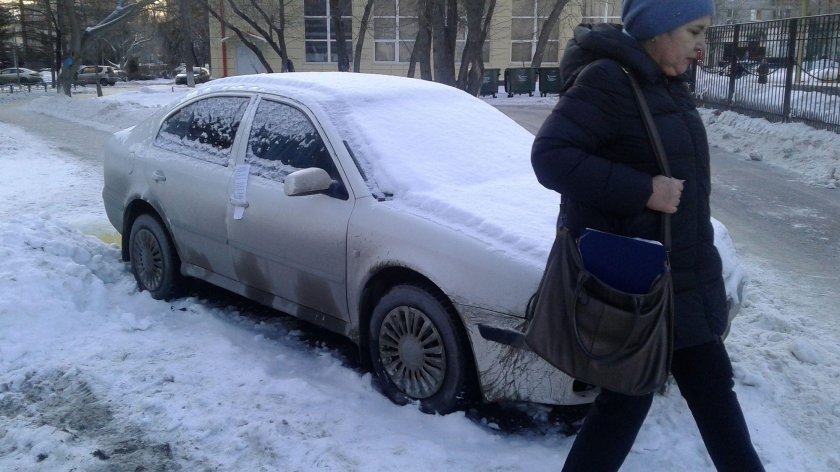 Машина в подъезде