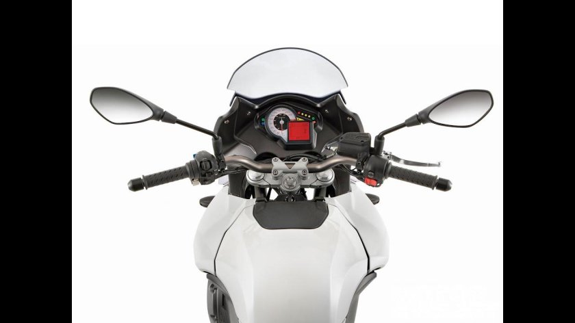 Априлия Мана 850