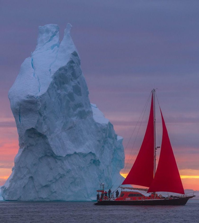 Айсберг и корабль
