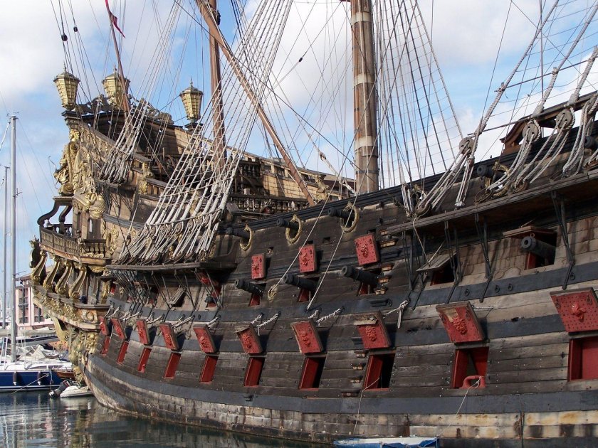 Корабль "Летучий голландец"