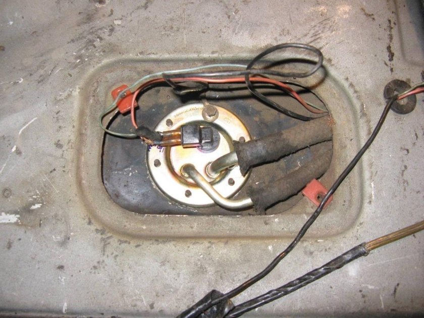 Датчик уровня топлива ВАЗ 21099