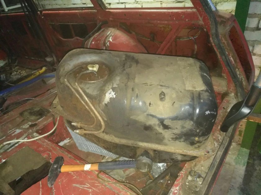 Бак ВАЗ 2104 инжектор