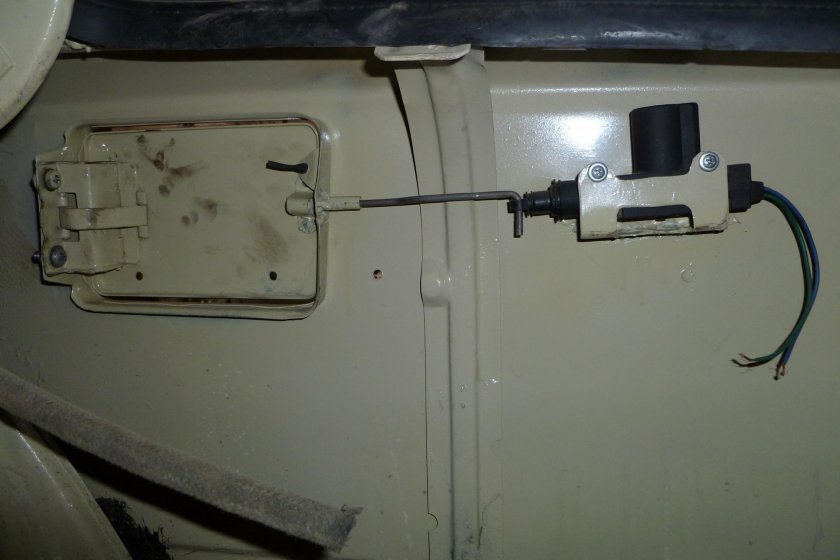 Замок на бензобак ВАЗ 2114