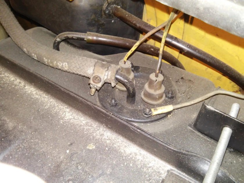 Датчик уровня топлива ВАЗ 2101