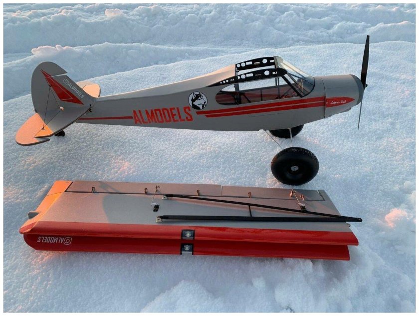 Набор для сборки самолета на радиоуправлении