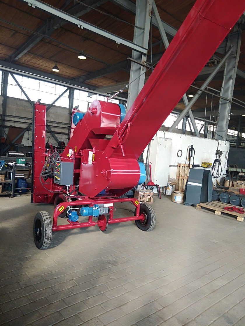 Зернометатель самопередвижной МЗС-90