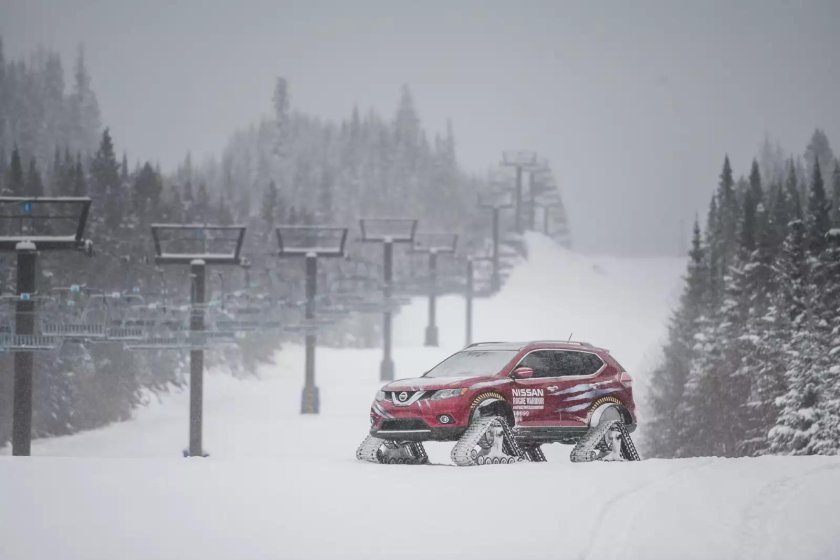 Реклама Ниссан грудь