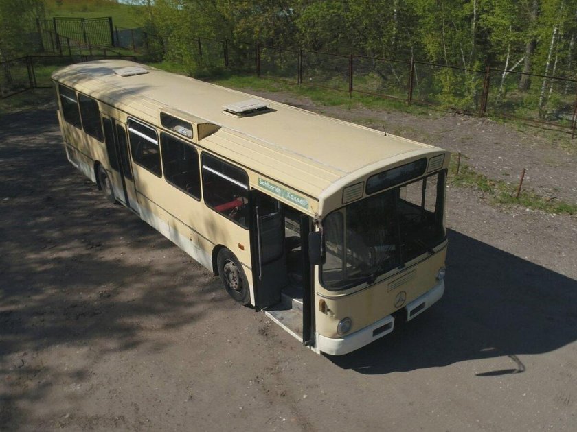 Мерседес 305 машина