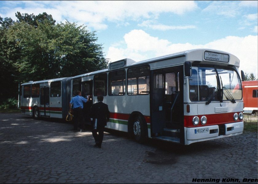 Автобус Мерседес Бенц о305