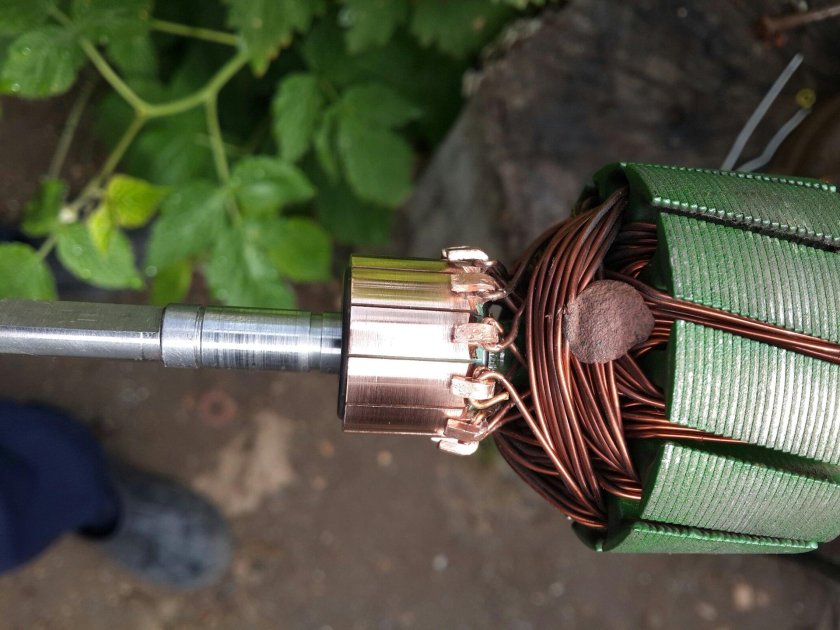 Щетка электродвигателя