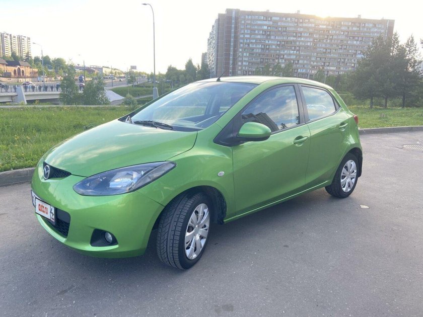 Мазда маленькая зеленая